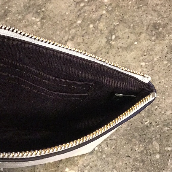 Coach cream wristlet - Picture 8 of 13